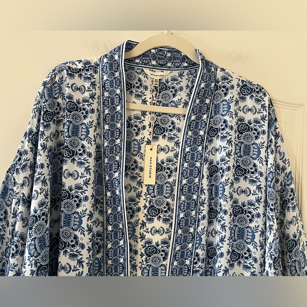 New! Max Studio Designer Blue & White Printed Kimono Cardigan size 2X - Picture 10 of 16